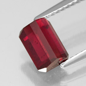 1,78 ctw natürlicher roter Rubin, Smaragdschliff, SI