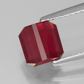 1,75 ctw natürlicher roter Rubin, Smaragdschliff, SI