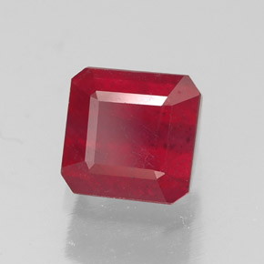1,92 ctw natürlicher roter Rubin, Smaragdschliff, SI