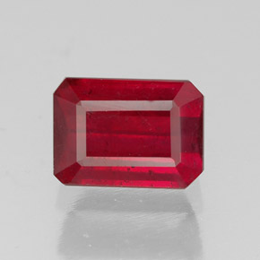 1,69 ctw natürlicher roter Rubin, Smaragdschliff, SI