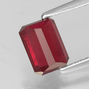 1,69 ctw natürlicher roter Rubin, Smaragdschliff, SI