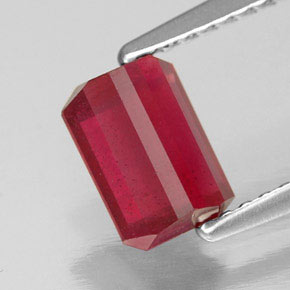 1,56 ctw natürlicher roter Rubin, Smaragdschliff, SI
