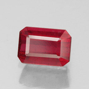1,31 ctw natürlicher roter Rubin, Smaragdschliff, SI