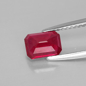 1,25 ctw natürlicher roter Rubin, Smaragdschliff, SI