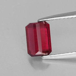 1,50 ctw natürlicher roter Rubin, Smaragdschliff, SI