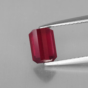 1,73 ctw natürlicher roter Rubin, Smaragdschliff, SI