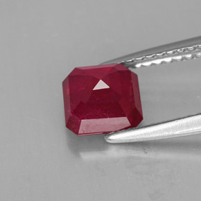 1,58 ctw natürlicher roter Rubin, Smaragdschliff, SI