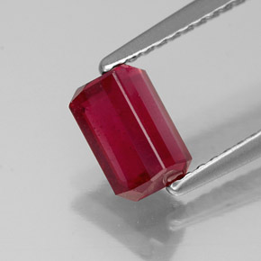 1,32 ctw natürlicher roter Rubin, Smaragdschliff, SI