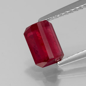 1,56 ctw natürlicher roter Rubin, Smaragdschliff, SI