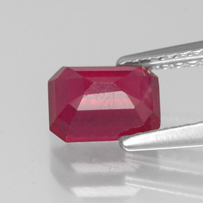 1,39 ctw natürlicher roter Rubin, Smaragdschliff, SI