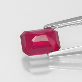 1,47 ctw natürlicher roter Rubin, Smaragdschliff, VS-SI
