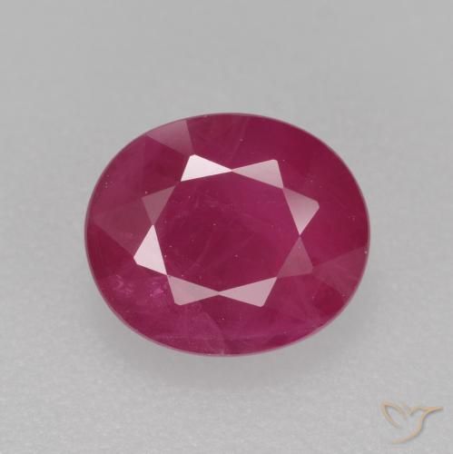 1.37ct Natürlicher rötlich-rosa Rubin, Oval, VS-SI