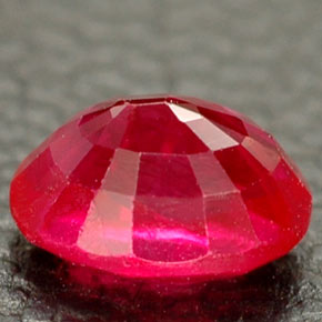 1,03 ctw natürlicher roter Rubin, Oval Schliff, VS-SI