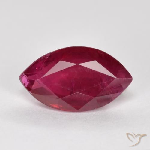 1.02ct Natürlicher tiefrot Rubin, Marquise, SI