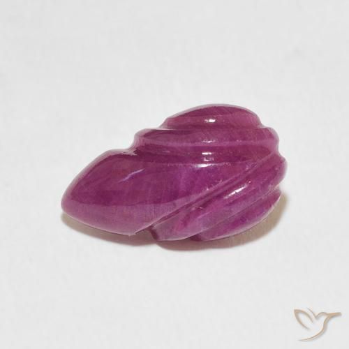 3.16ct Natürlicher rötlich-lila Rubin, Blumen-Schliff, Lichtundurchlässig