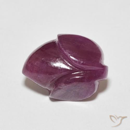 4.90ct Natürlicher dunkelrot Rubin, Blumen-Schliff, Lichtundurchlässig