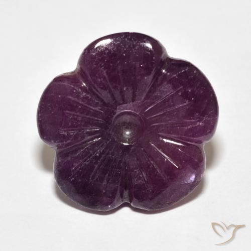 13.78ct Natürlicher Mittelviolett Rubin, Blumen-Schliff, Lichtundurchlässig