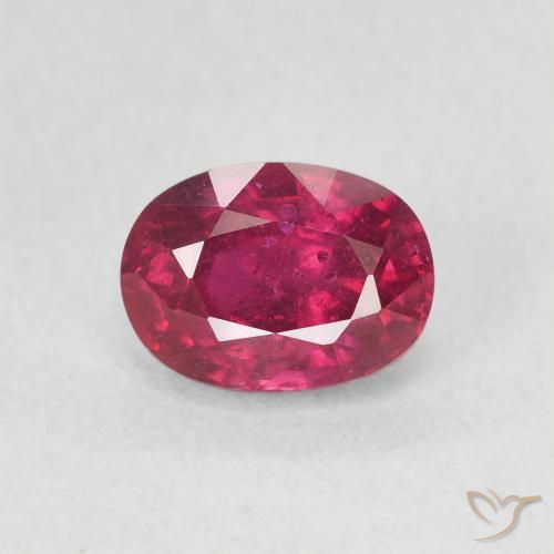 1.54ct Natürlicher rötlich-rosa Rubin, Oval, VS