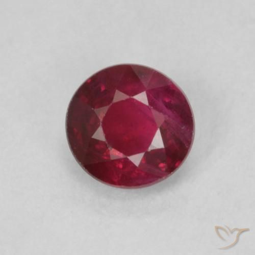 0.31ct Natürlicher Mittelrot Rubin, Runden, SI