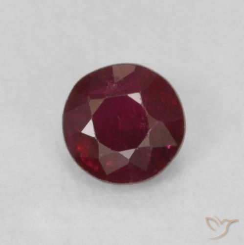 0.30ct Natürlicher dunkelrot Rubin, Runden, SI
