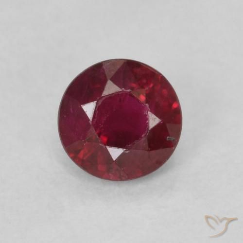 0.28ct Natürlicher dunkelrot Rubin, Runden, SI