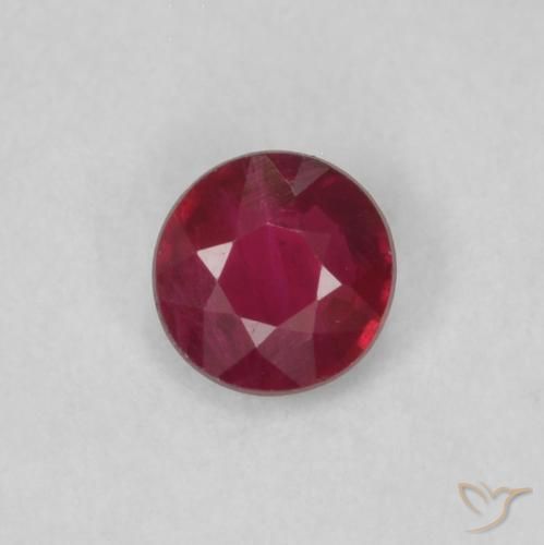 0.19ct Natürlicher dunkelrot Rubin, Runden, VS