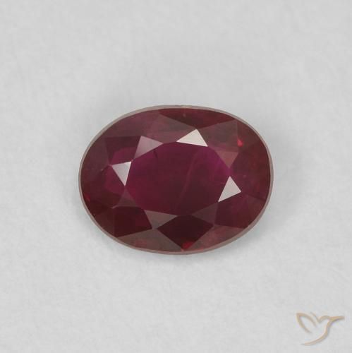 0.42ct Natürlicher tiefrot Rubin, Oval, VS