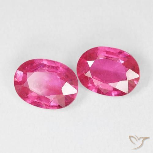 2.94 ct natürliche Tiefes Magenta Rubin-Edelsteine, Oval, VS