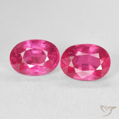 2.91ctw Natürlicher Tiefes Magenta Rubin, Oval, VS