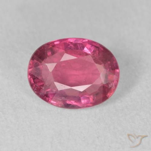 1.59ct Natürlicher rötlich-rosa Rubin, Oval, VS-SI