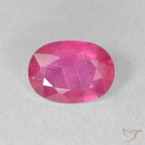 1.36ct Natürlicher rötlich-rosa Rubin, Oval, VS-SI