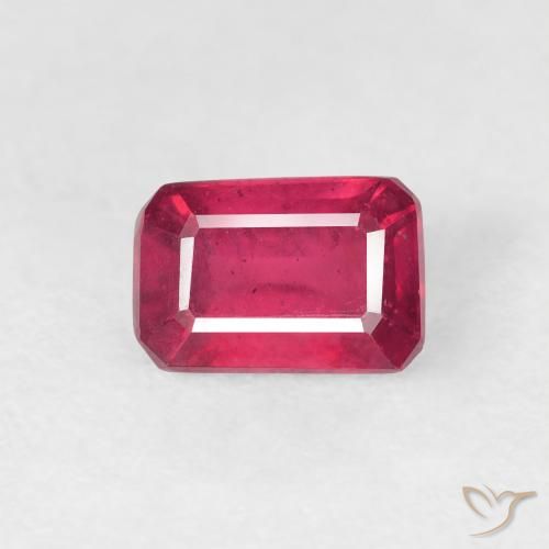 0.98ct Natürlicher Mittelrot Rubin, Smaragdschliff, VS