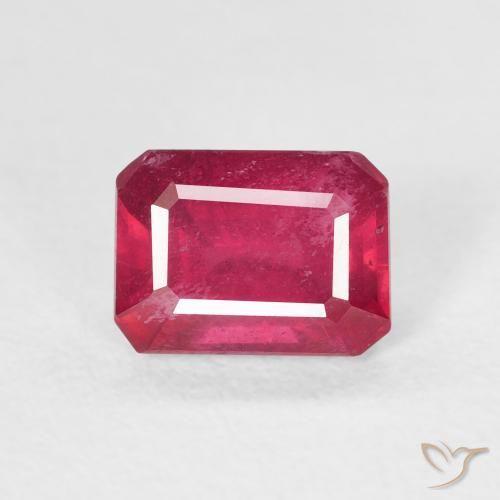 1.59ct Natürlicher Medium Dark-Red Rubin, Smaragdschliff, VS