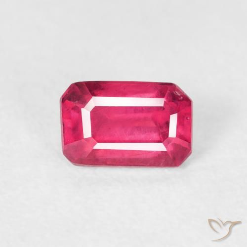 0.98ct Natürlicher Rosaig-rot Rubin, Smaragdschliff, VS
