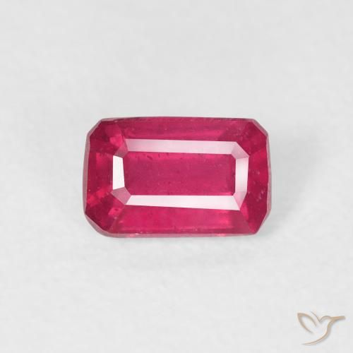 0.82ct Natürlicher Mittelrot Rubin, Smaragdschliff, VS