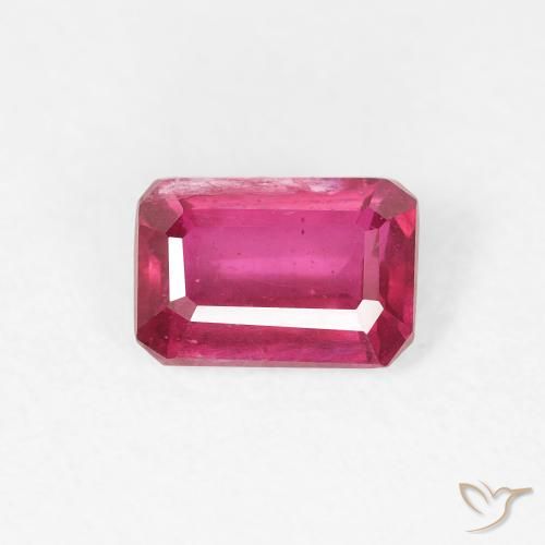 0.77ct Natürlicher rötlich-rosa Rubin, Smaragdschliff, VS