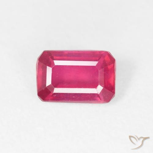 0.77ct Natürlicher Mittelrot Rubin, Smaragdschliff, VS
