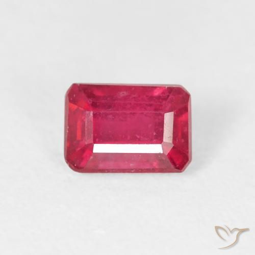 1.05ct Natürlicher Tiefrot Rubin, Smaragdschliff, VS