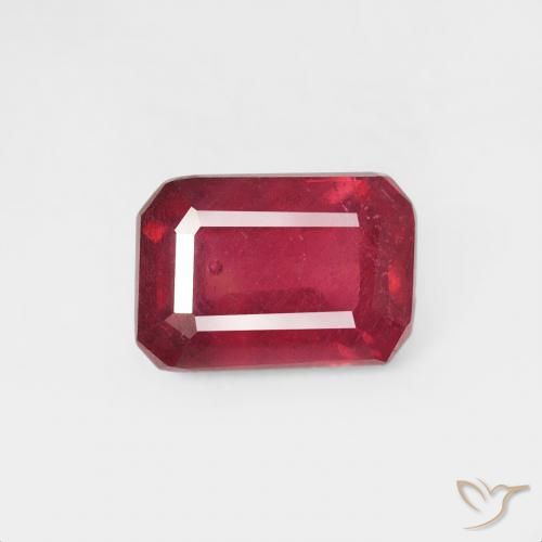 0.84ct Natürlicher Tiefrot Rubin, Smaragdschliff, VS