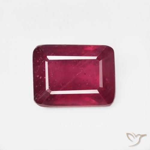 2.82ct Natürlicher Blutrot Rubin, Smaragdschliff, VS