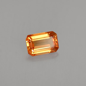 0,75 ctw natürlicher orangefarbener Saphir, Smaragdschliff, VS