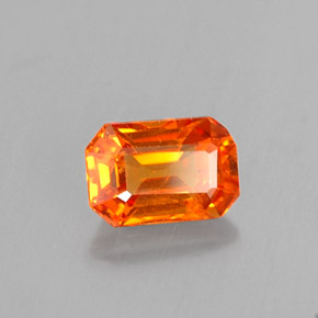 0,81 ctw natürlicher orangefarbener Saphir, Smaragdschliff, VS