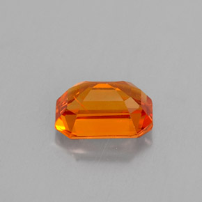 0,81 ctw natürlicher orangefarbener Saphir, Smaragdschliff, VS