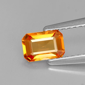 0,65 ctw natürlicher orangefarbener Saphir, Smaragdschliff, VVS
