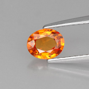 0,66 ctw natürlicher orangefarbener Saphir, Oval Schliff, VVS-VS