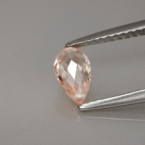 0,89 ctw natürlicher gelber Saphir, Briolette, VVS