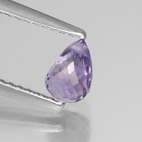 0,81 ctw natürlicher violetter Saphir, Briolette, VS