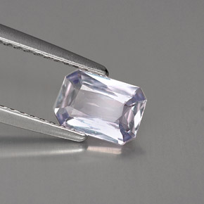 0,89 ctw natürlicher violetter Saphir, Smaragdschliff, VVS-VS