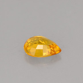 0,70 ctw natürlicher orangefarbener Saphir, Birnenform, VS