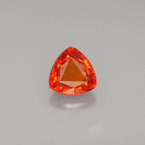 0,80 ctw natürlicher orangefarbener Saphir, Trillion, VVS-VS